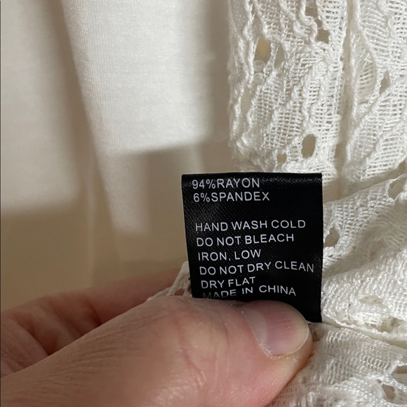 POL size Large White Three Button Lace Sleeveless Open Front Soft Blouse - Picture 6 of 9